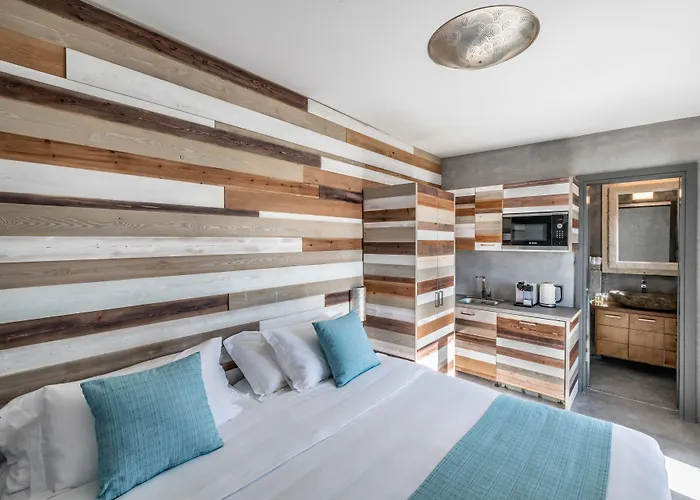 Melangel * Mykonos Town